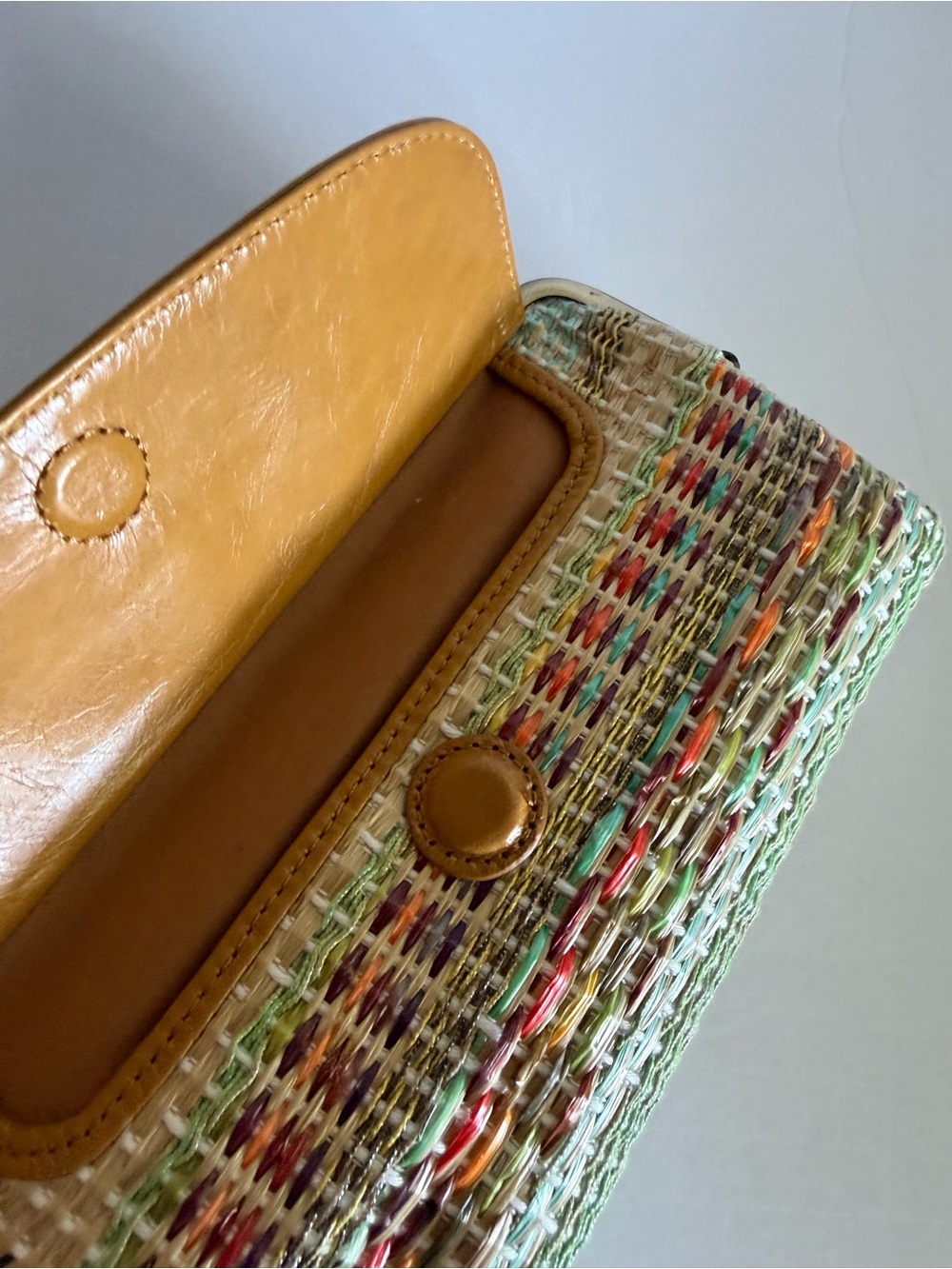 HOBO Mint and Tan Woven Crossbody Bag Brand new with matching wallet - Picture 10 of 13